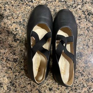 Beautiful never worn Naturino “Matera” flats.  Size 13 kids.